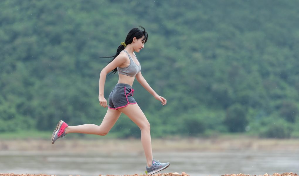 Jak się ubrać na bieganie przy 10 stopniach? 5 warstw, które działają idealnie