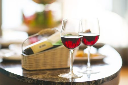Nie wiesz, co założyć na hotelową kolację? Sprawdź nasze gotowe stylizacje!