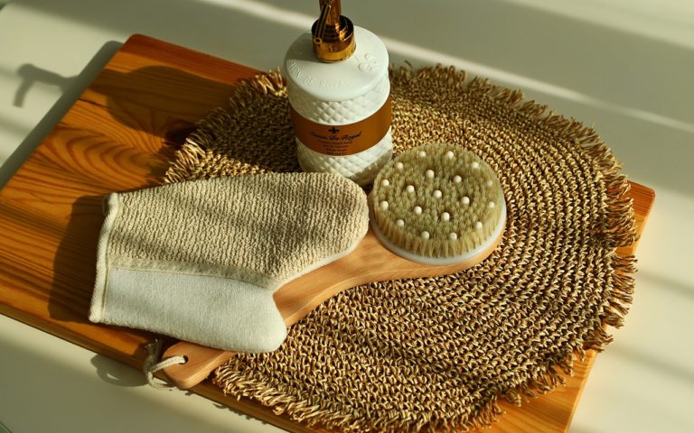 Nie tylko ręcznik – oto jak się ubrać do sauny infrared z głową